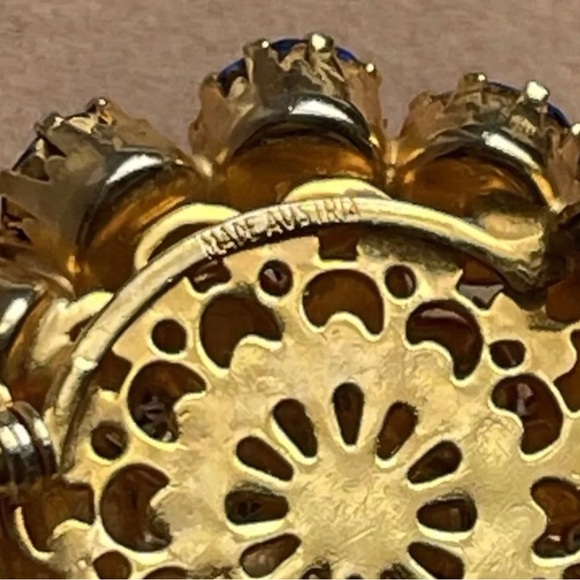 Made in Austria Blue Rhinestone Brooch Pin Gold Tone Dome Costume Jewelry - Picture 8 of 14